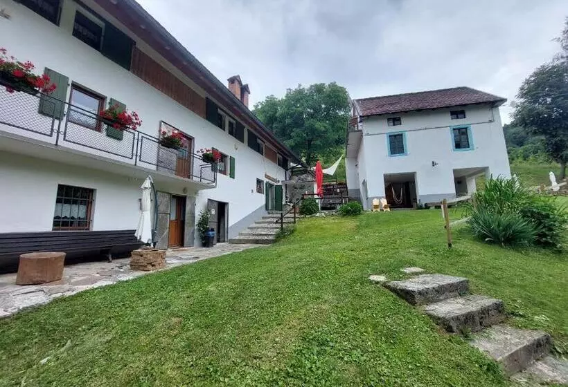 ホテル Rifugio Fornas