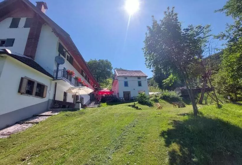 ホテル Rifugio Fornas