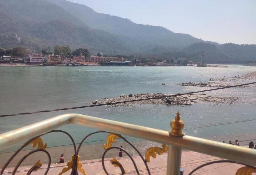 هتل The Neeraj Ganga Heritage Palace