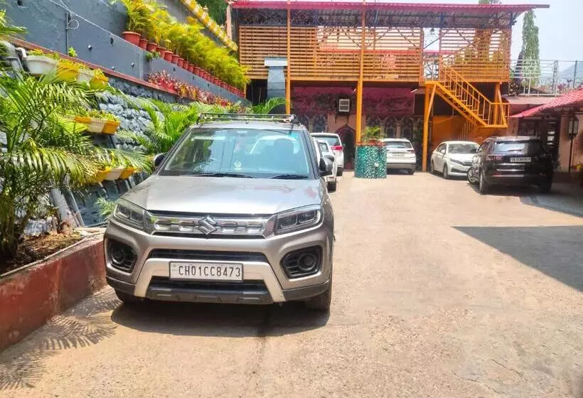 Hotelli The Neeraj Ganga Heritage Palace