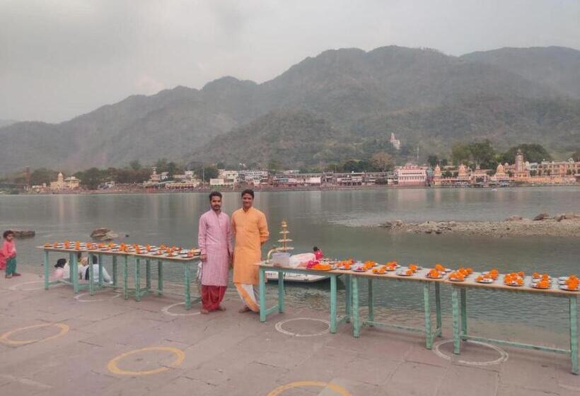 هتل The Neeraj Ganga Heritage Palace