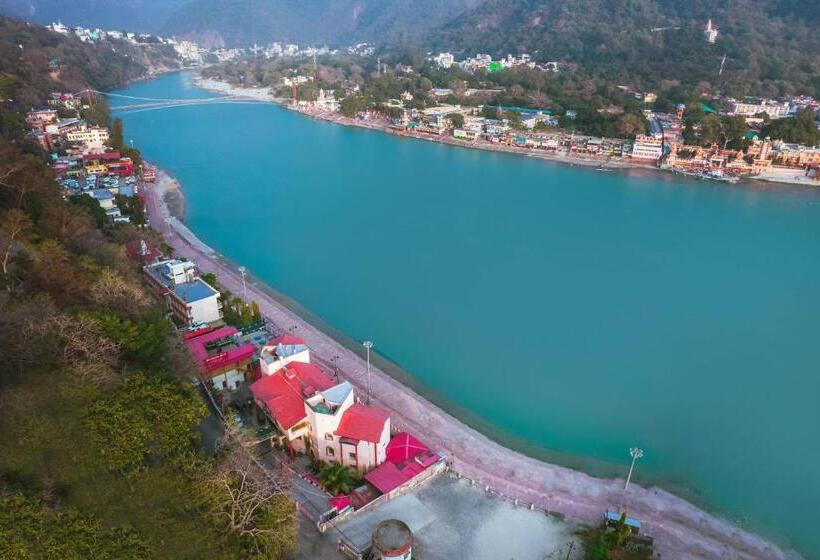 هتل The Neeraj Ganga Heritage Palace