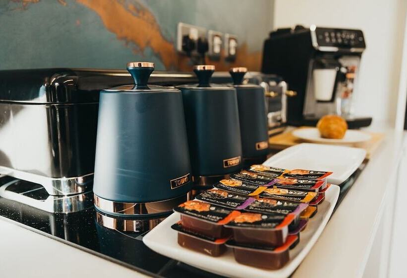 Отель Quarter By The Warren Collection