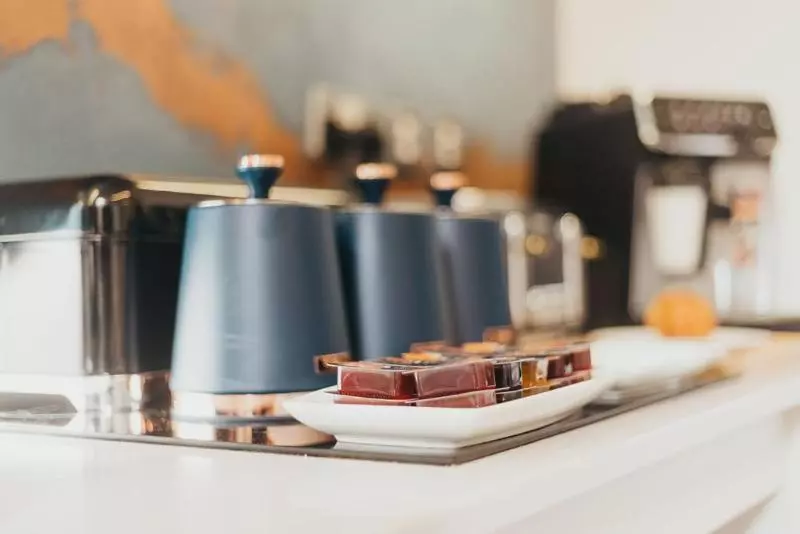 هتل Quarter By The Warren Collection