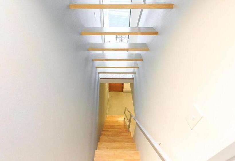 Отель Trive Osu West 最大12名宿泊可能 駅チカ 1台無料駐車場付き