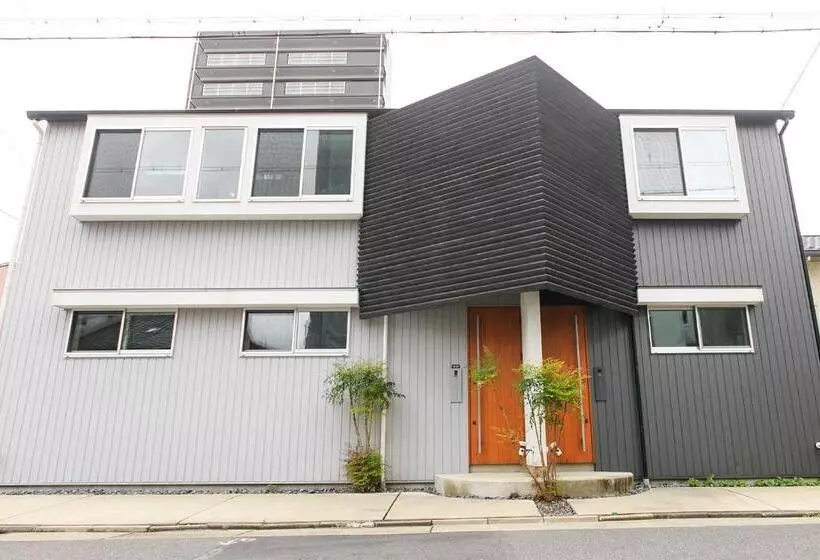 ホテル Trive Osu West 最大12名宿泊可能 駅チカ 1台無料駐車場付き