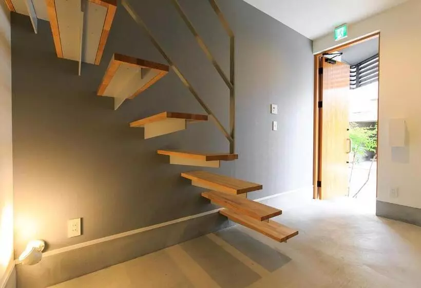 ホテル Trive Osu West 最大12名宿泊可能 駅チカ 1台無料駐車場付き