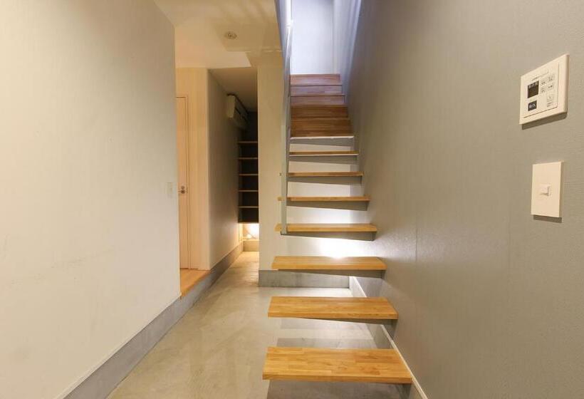 Отель Trive Osu West 最大12名宿泊可能 駅チカ 1台無料駐車場付き