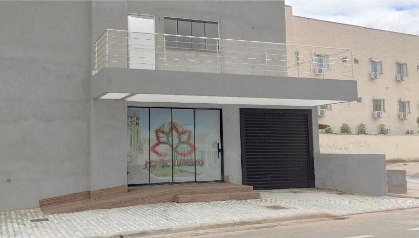 فندق Turismo