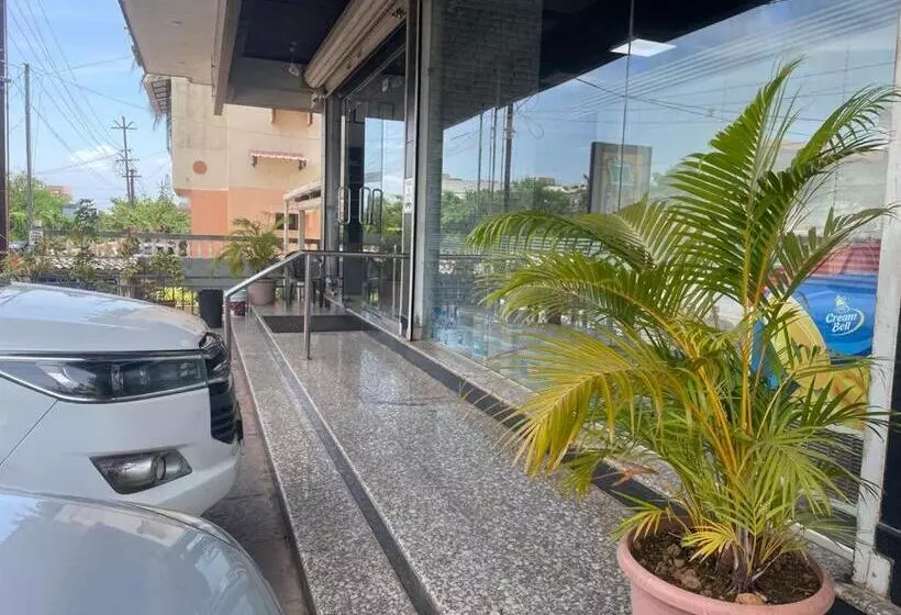 Lomakeskus Kamats Hilltop Leisure