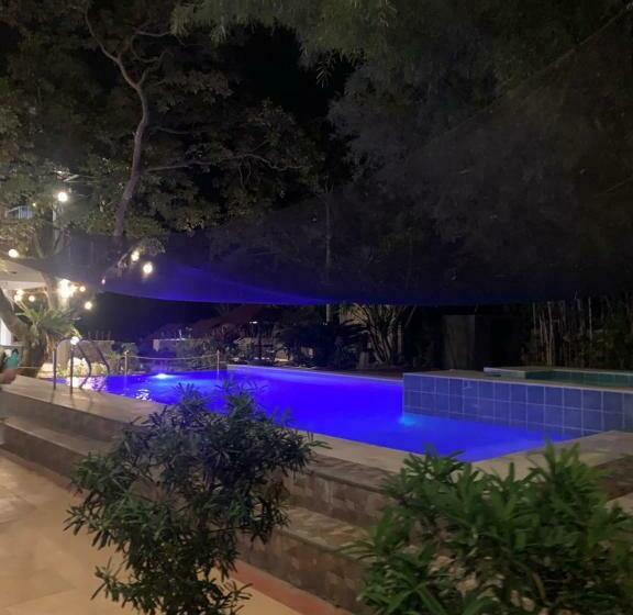 The Henry Resort Taramindu Laiya