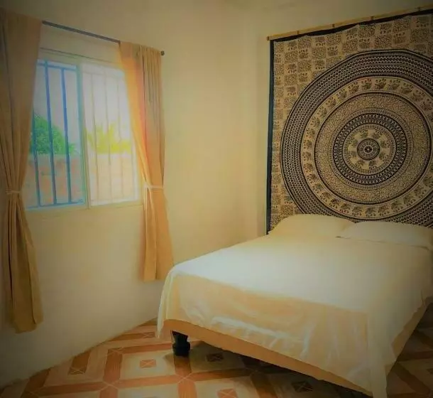 Retkeilymaja Mambo Ecohostal