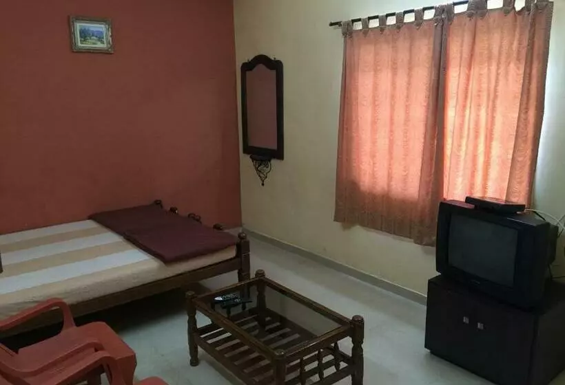 Aamiaismajoitus (B&B) Mtdc Approved Mohiniraj Guest House
