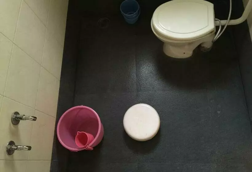 Aamiaismajoitus (B&B) Mtdc Approved Mohiniraj Guest House