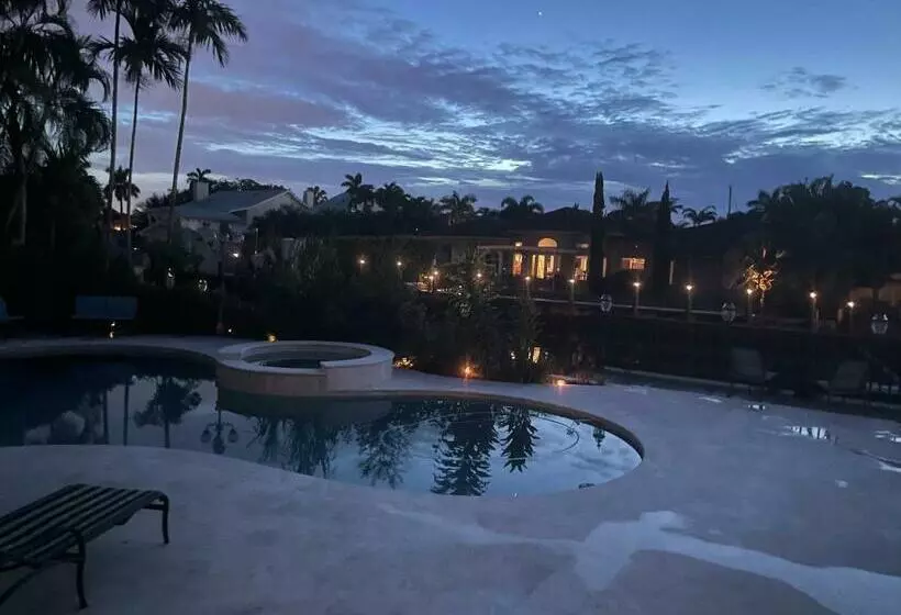 تختخواب و صبحانه Villa Riviera Las Olas