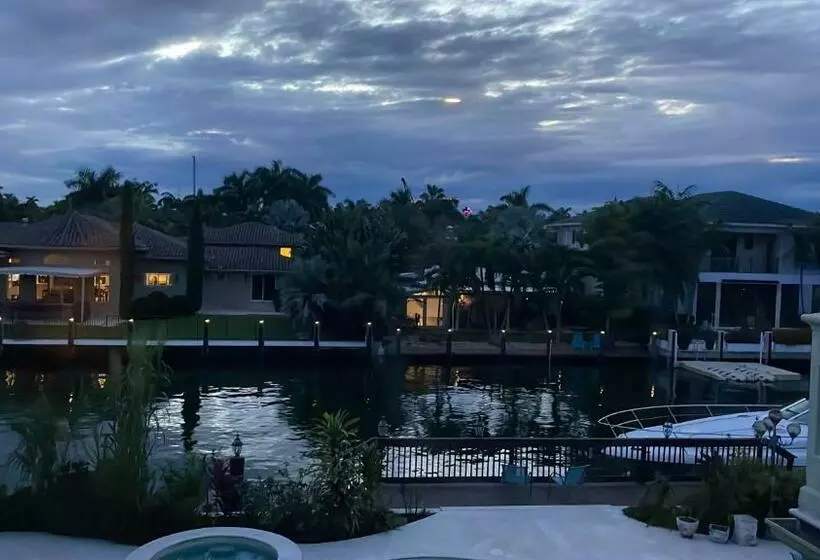 تختخواب و صبحانه Villa Riviera Las Olas