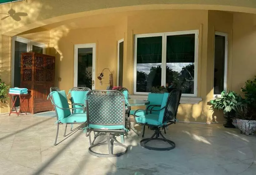 تختخواب و صبحانه Villa Riviera Las Olas
