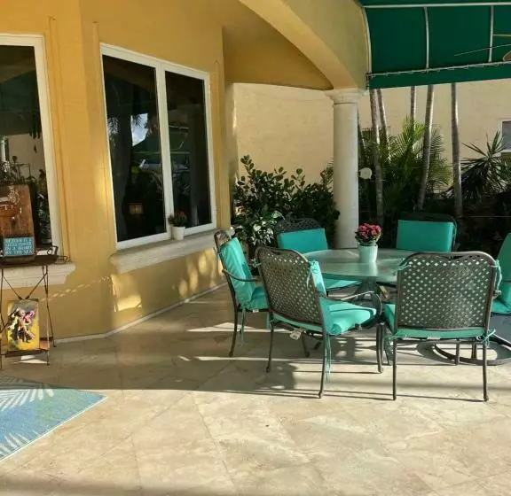 تختخواب و صبحانه Villa Riviera Las Olas
