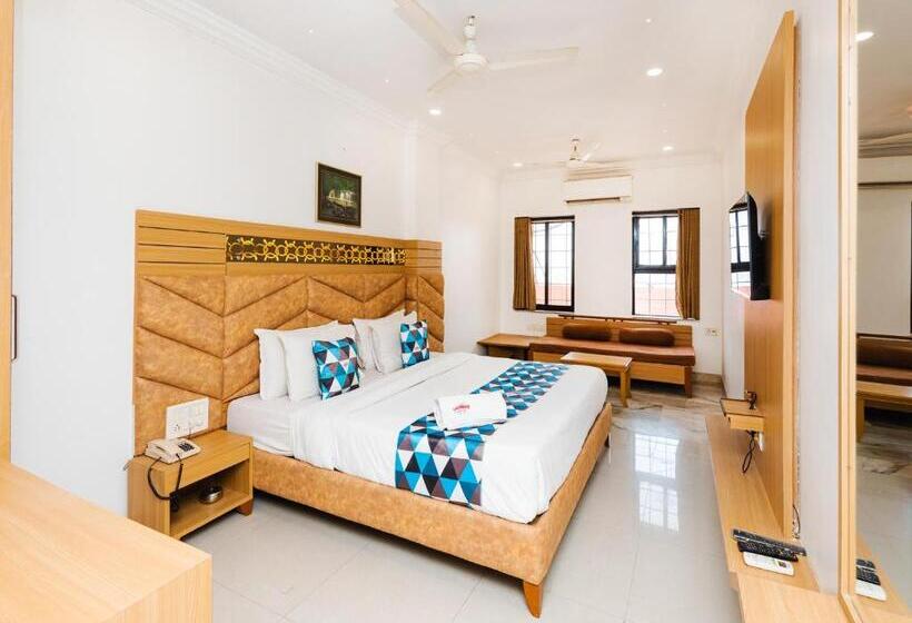 فندق Galaxy Opp Surat Railway Station