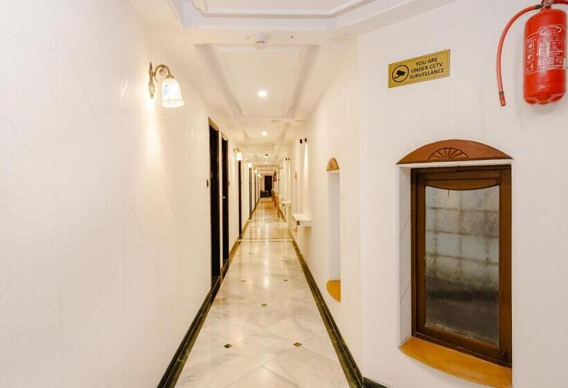 فندق Galaxy Opp Surat Railway Station