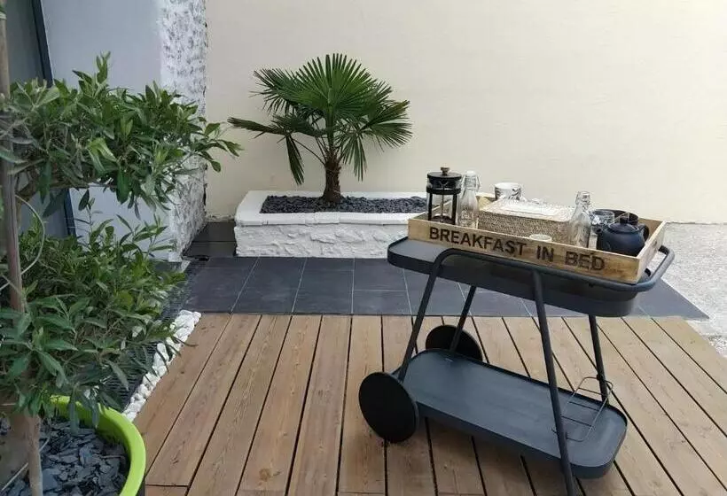 Hotelli Love Suites & Spa Le Chai Avec Lit Rond