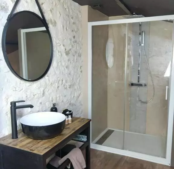 Hotelli Love Suites & Spa Le Chai Avec Lit Rond