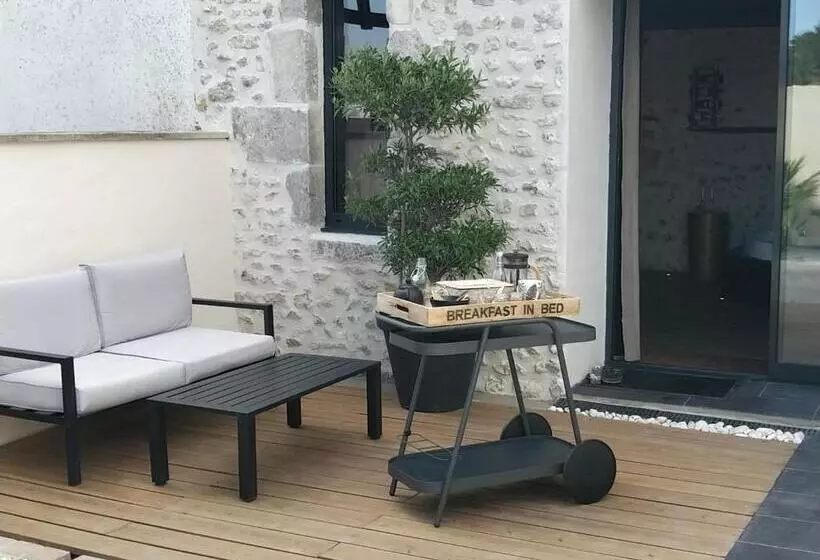 Hotelli Love Suites & Spa Le Chai Avec Lit Rond