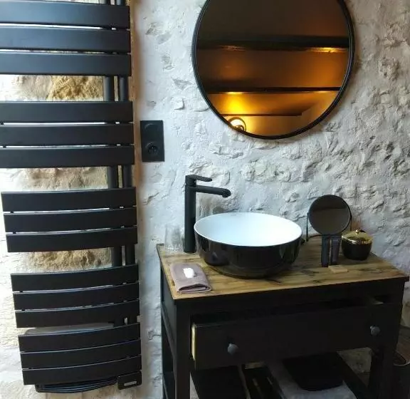 Hotelli Love Suites & Spa Le Chai Avec Lit Rond