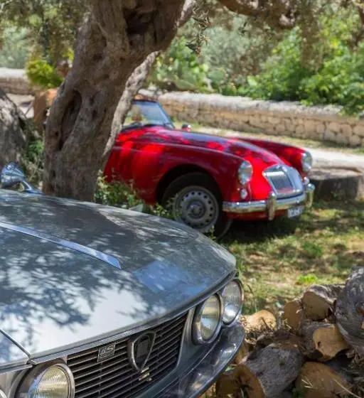 Hotelli Masseria Fortificata Lo Zafferaneto