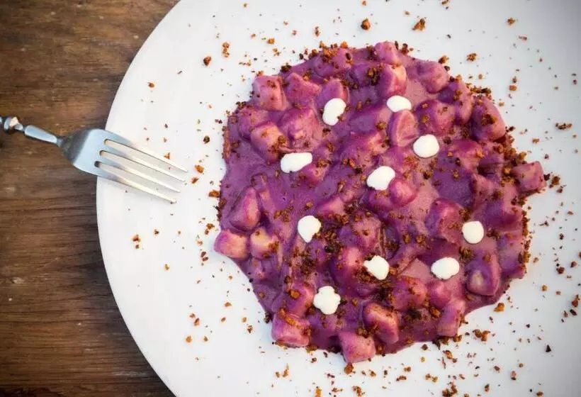 Hotelli Masseria Fortificata Lo Zafferaneto