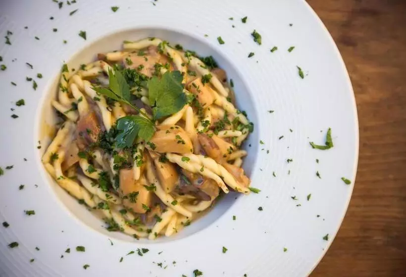 Hotelli Masseria Fortificata Lo Zafferaneto