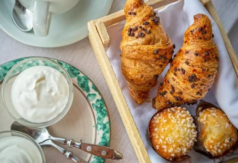 Hotelli Masseria Fortificata Lo Zafferaneto