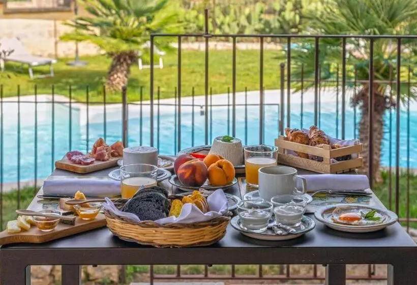 Hotelli Masseria Fortificata Lo Zafferaneto