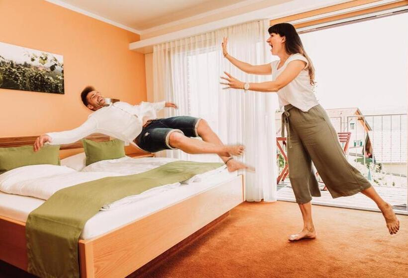 هتل Weingut Kollerhof Am Eichberg