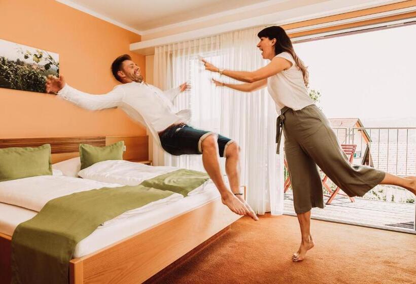 هتل Weingut Kollerhof Am Eichberg