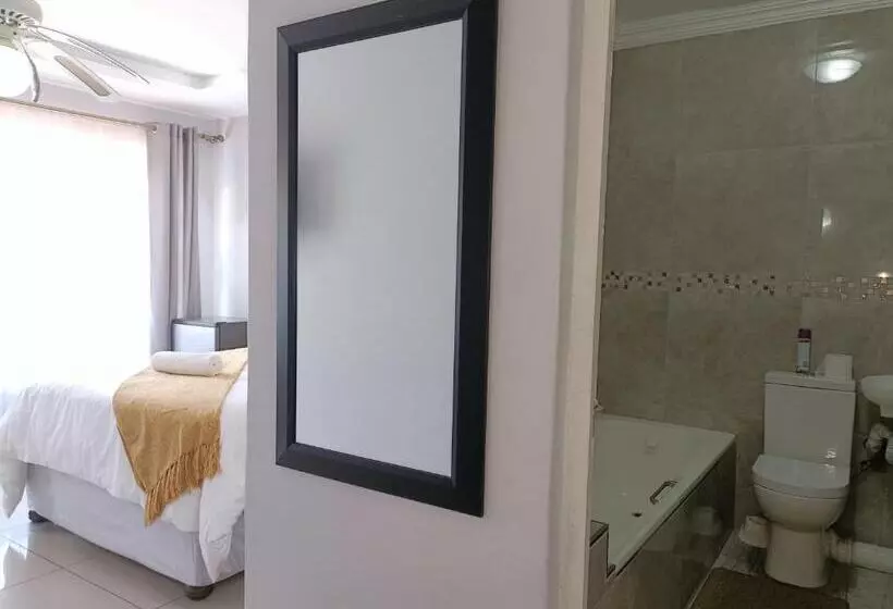 ペンション Eyezulu Guesthouse