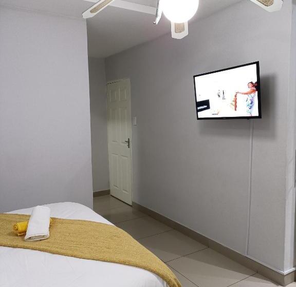 بنسيون Eyezulu Guesthouse