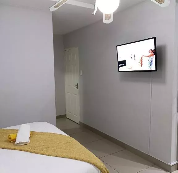 ペンション Eyezulu Guesthouse