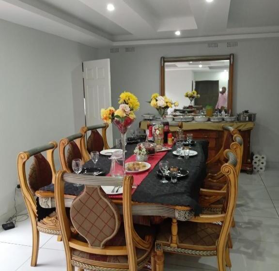 بنسيون Eyezulu Guesthouse