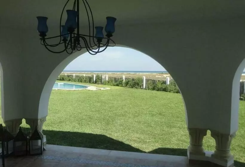 ペンション Villa Yasmine Diar Maamoura