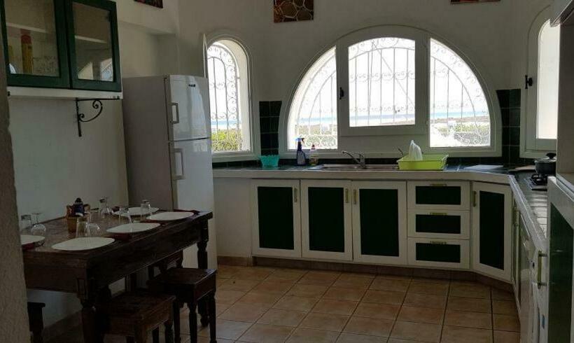 بنسيون Villa Yasmine Diar Maamoura