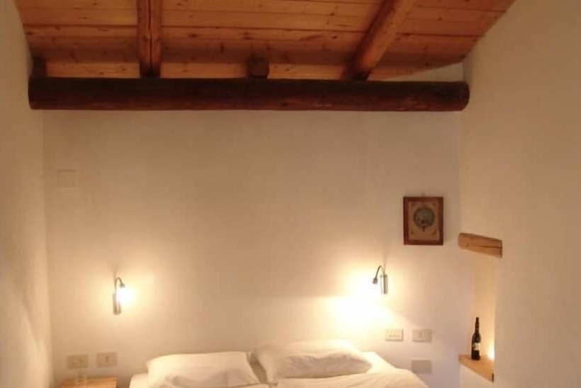 تختخواب و صبحانه La Tinassara