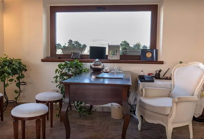 تختخواب و صبحانه Rosa Di Assisi