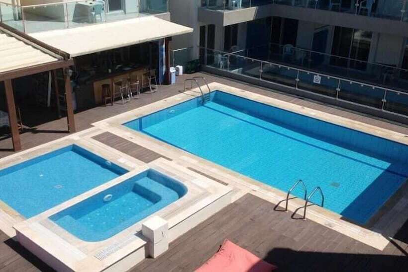 Bristol Sea View Apartments