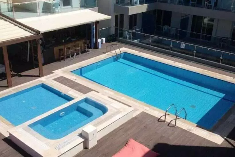 Bristol Sea View Apartments