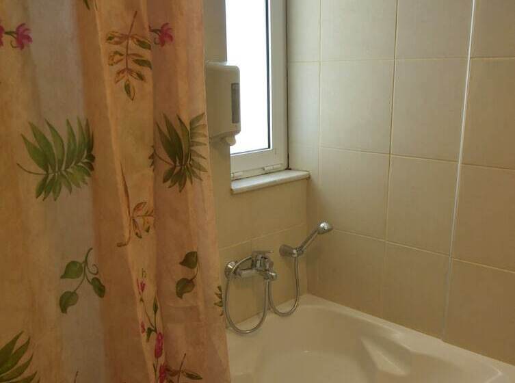 Bristol Sea View Apartments