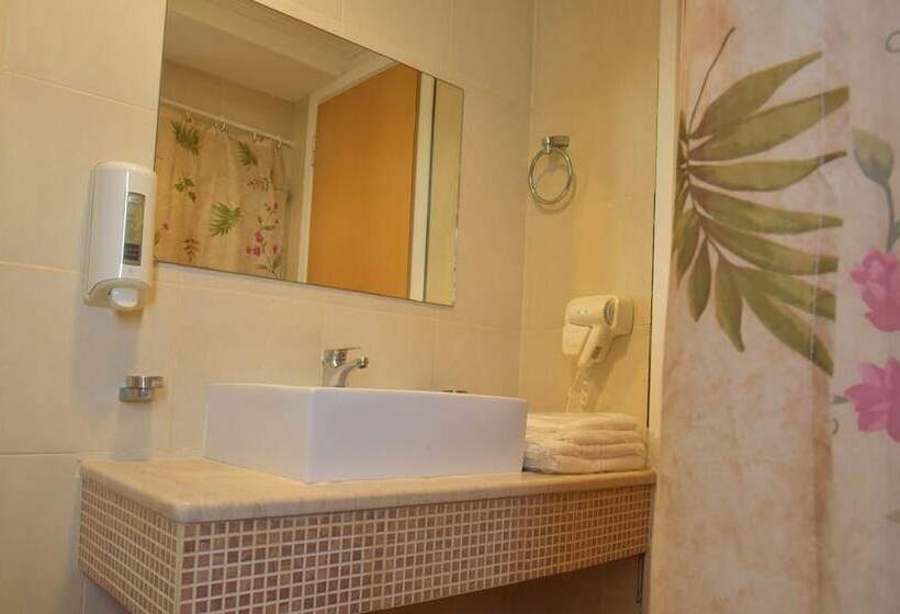 Bristol Sea View Apartments