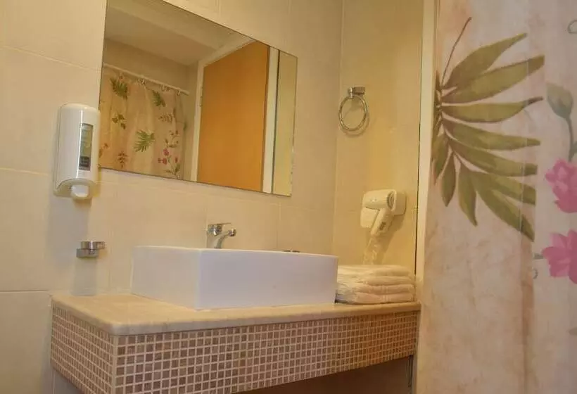 Bristol Sea View Apartments