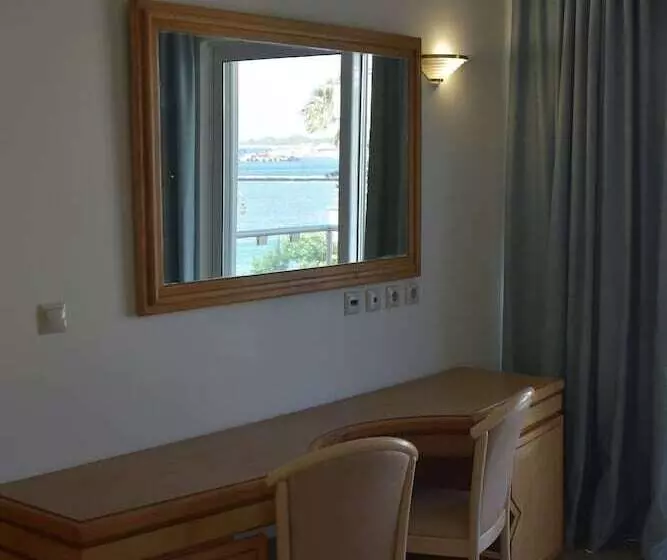 Bristol Sea View Apartments