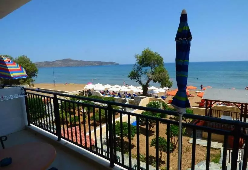 Camelia Studios & Apartments